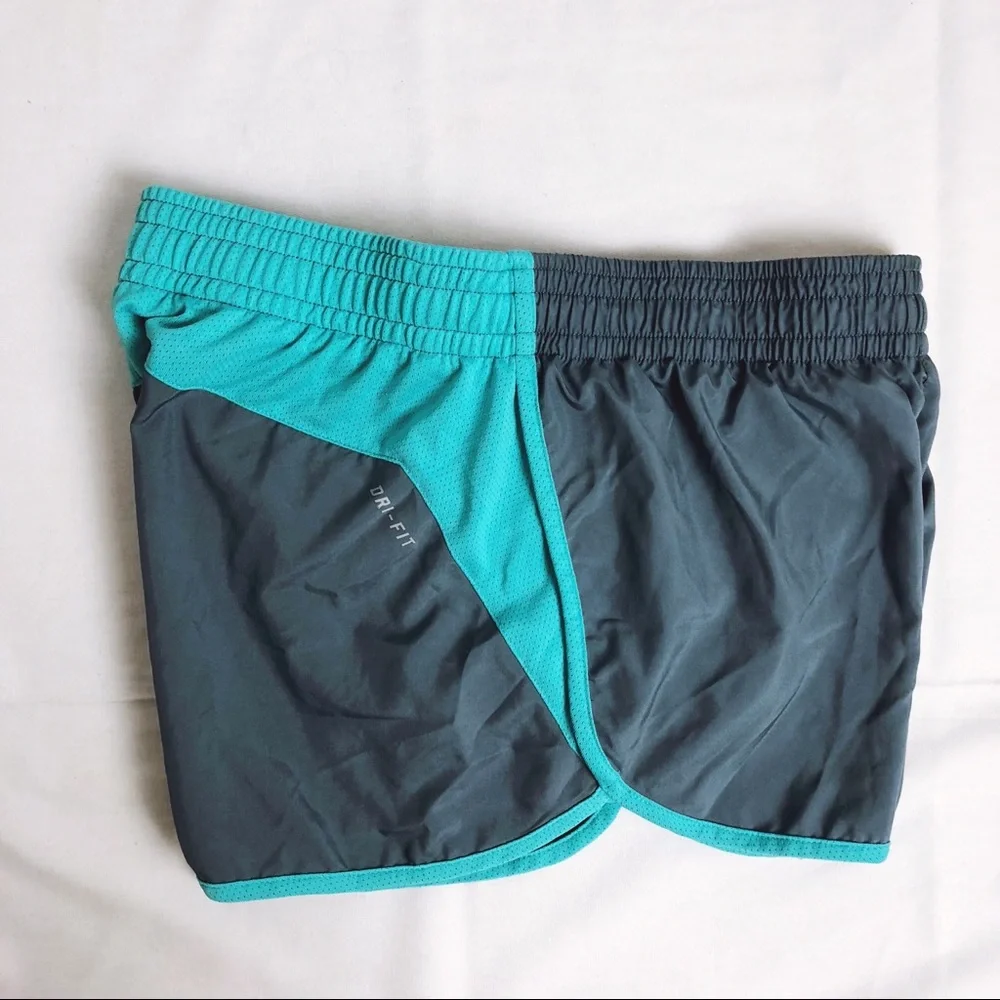 NWOT Nike 2-in-1 training shorts gray turquoise - Picture 4 of 6